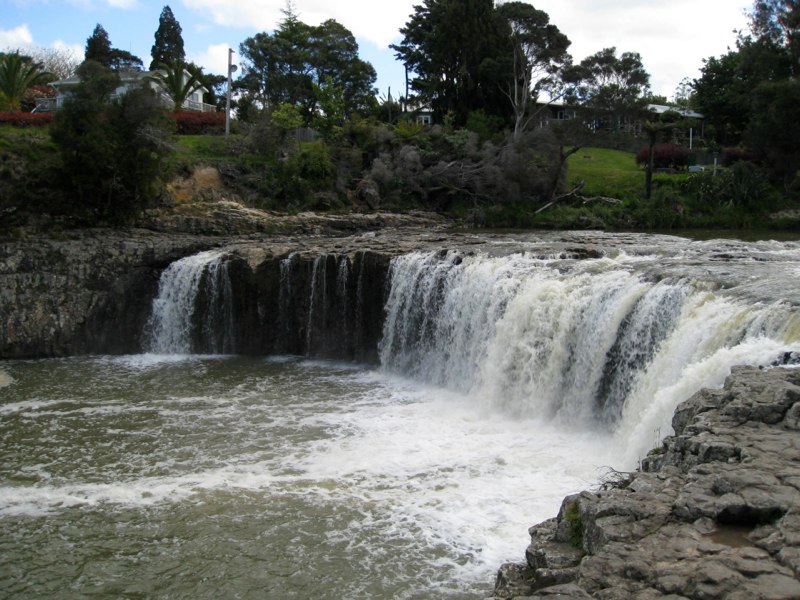 Harhuru falls