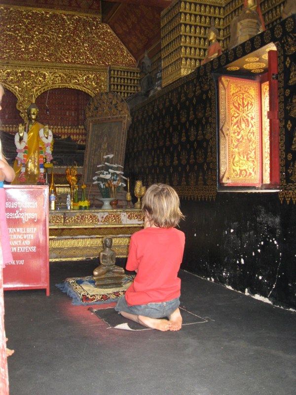 Oskar prays