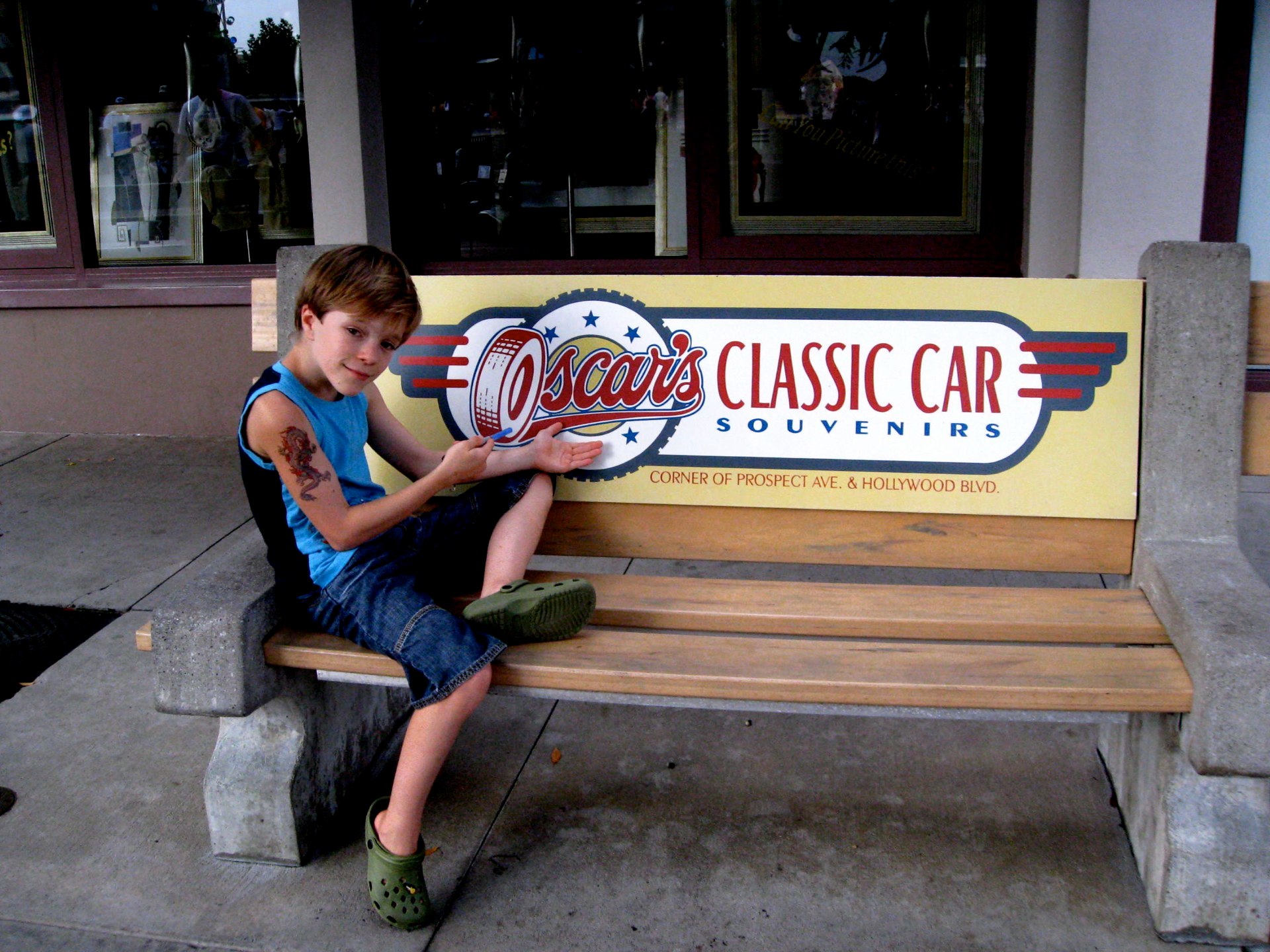 Oskar’s own car shop