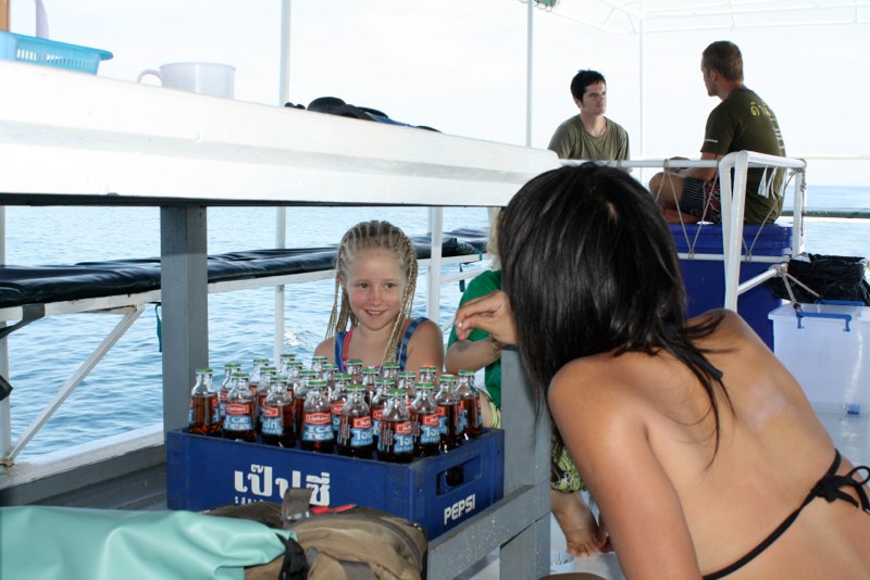 Estelle found a friend to play tic tac with on the bottles!