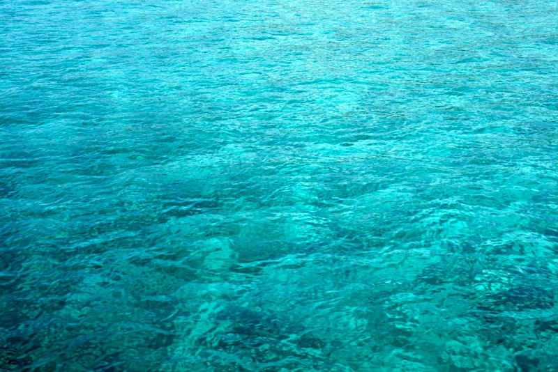 The water is so Turquoise